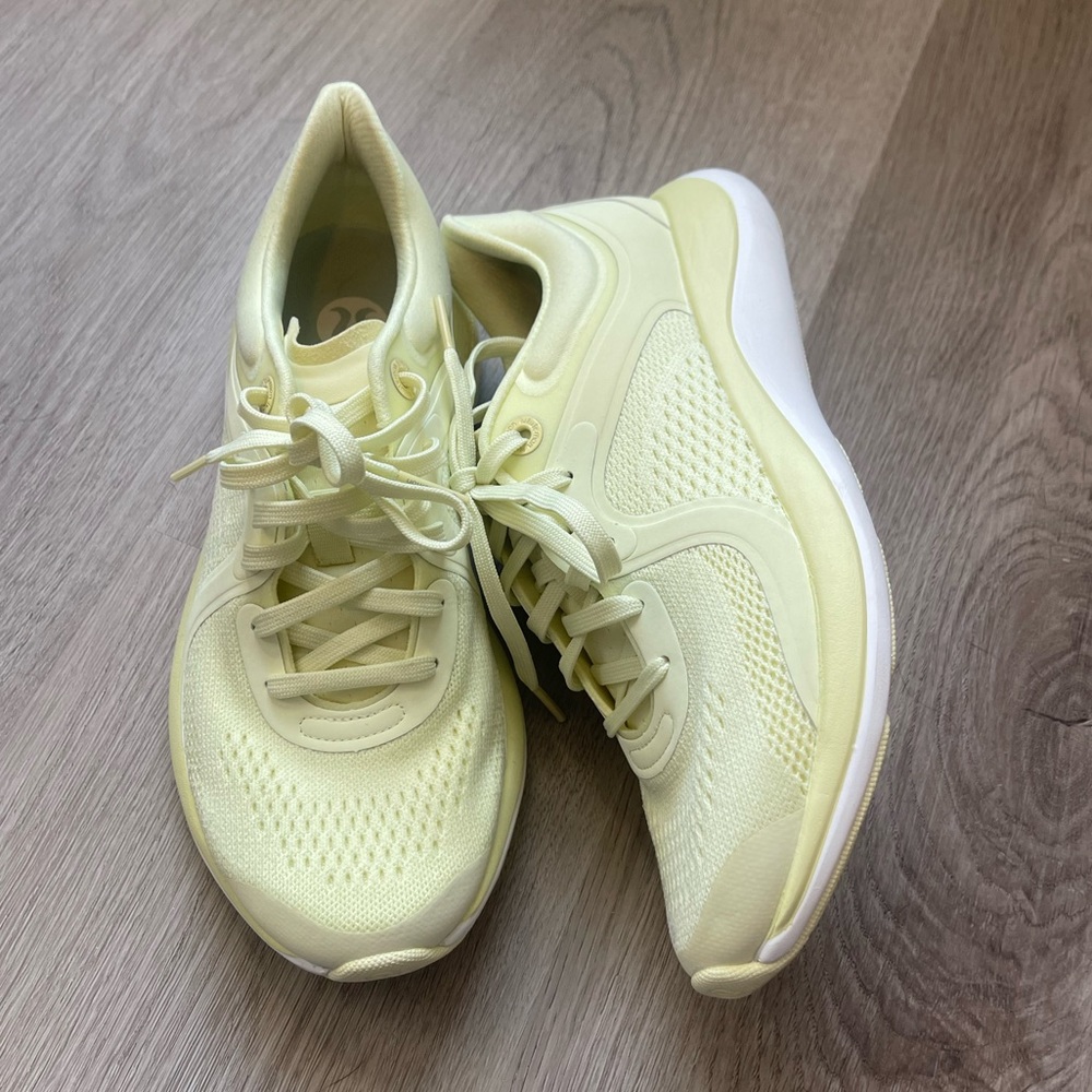 Lululemon Running Shoes Size 7